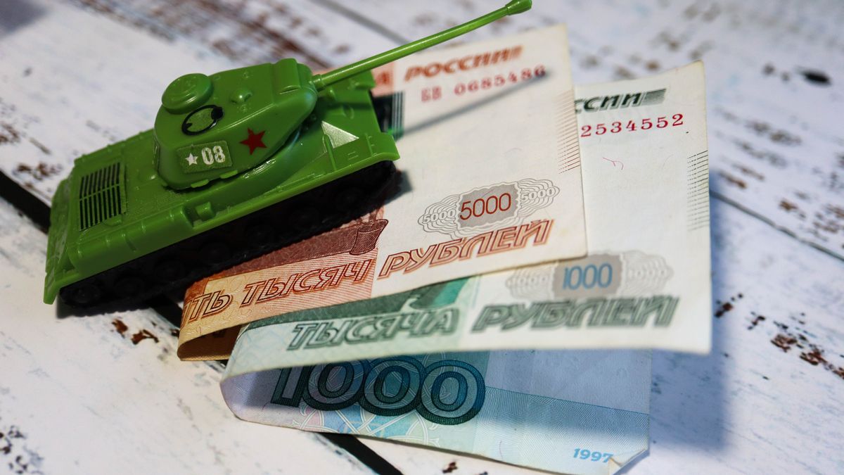 Z rublu je měnový šampion… jenže jenom na papíře